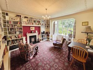 Dining Room- click for photo gallery